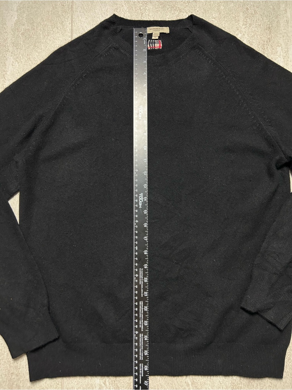 BURBERRY LONDON NOVA CHECK CASHMERE SWEATER SIZE LARGE - Picture 8 of 8